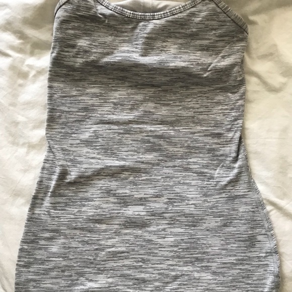 Lululemon workout top - Picture 3 of 4